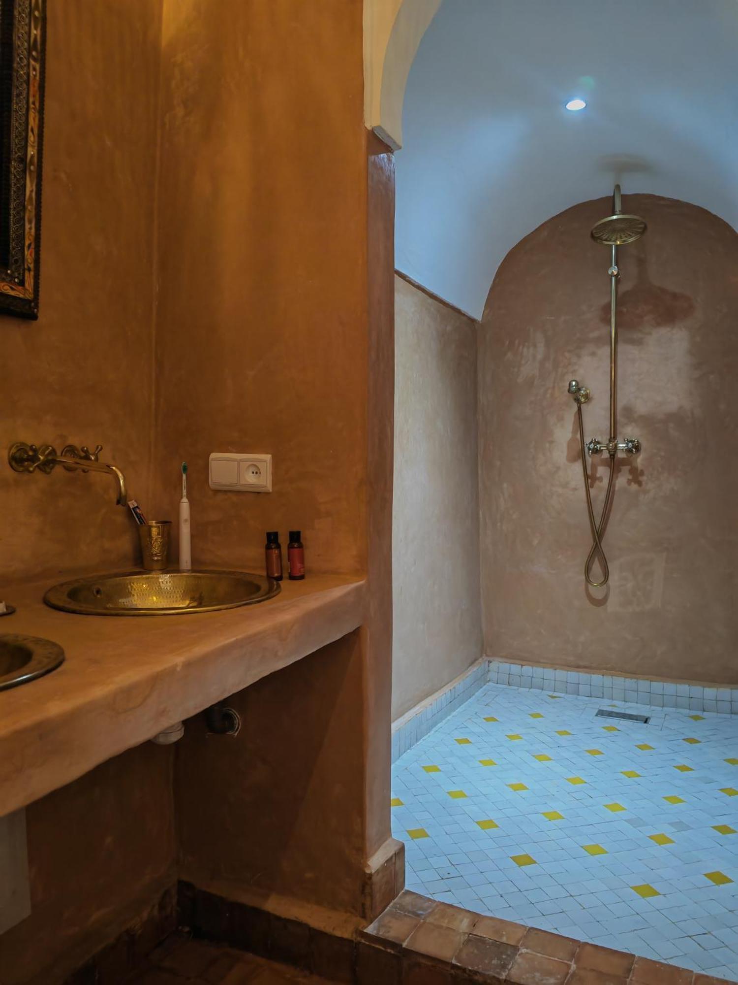 Riad Villa Berna Under Swiss Management Марракеш Экстерьер фото